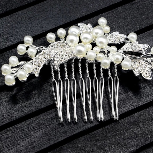 Pearl and leaf🍃 Design Hair Pin/Comb - Picture 2 of 4
